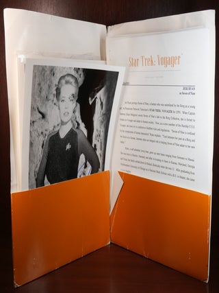 Star Trek Voyager Original TV Prop Memoribilia Press Kit Signed