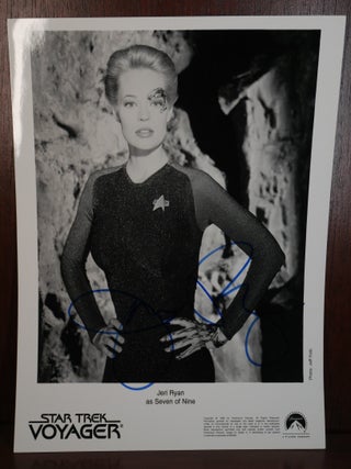 Star Trek Voyager Original TV Prop Memoribilia Press Kit Signed